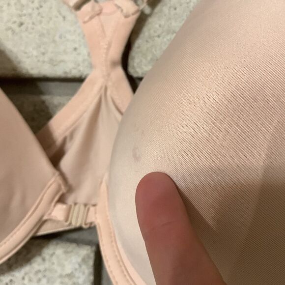 3for$20 bra has underwire 42D - Picture 4 of 5